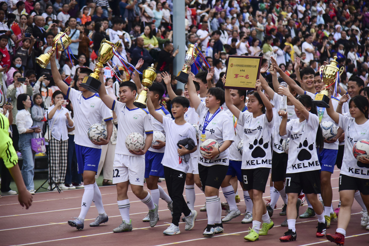 运动员们集结一堂，激烈角逐即将展开