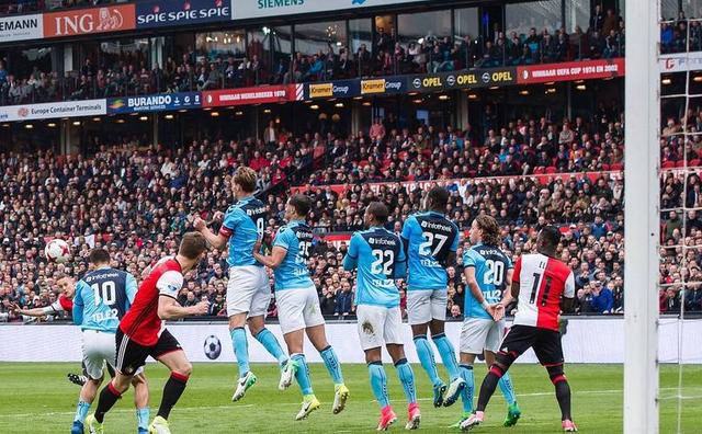 包含一场胜负未定的对决即将上演，球迷们拭目以待的词条