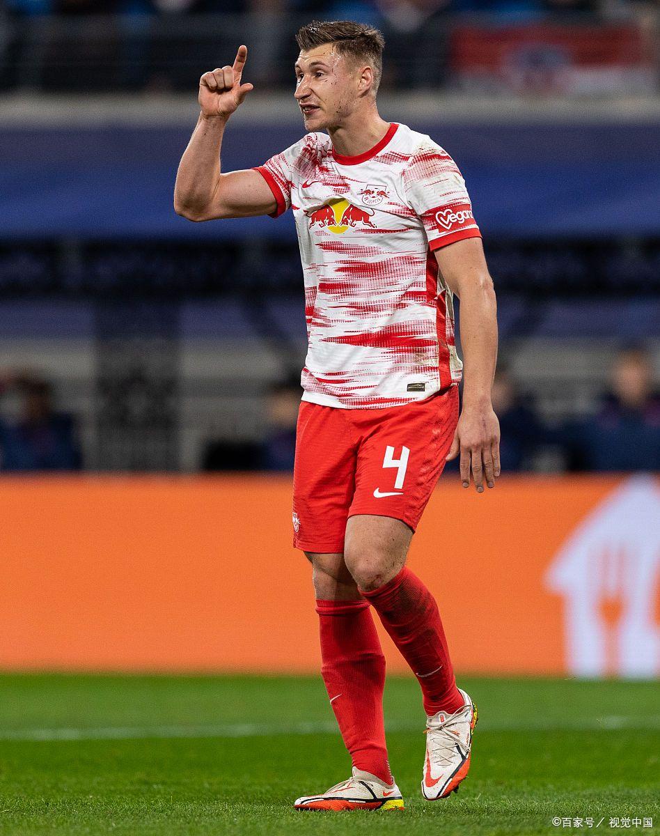 包含斯图加特球员表现出色，备战日益投入的词条