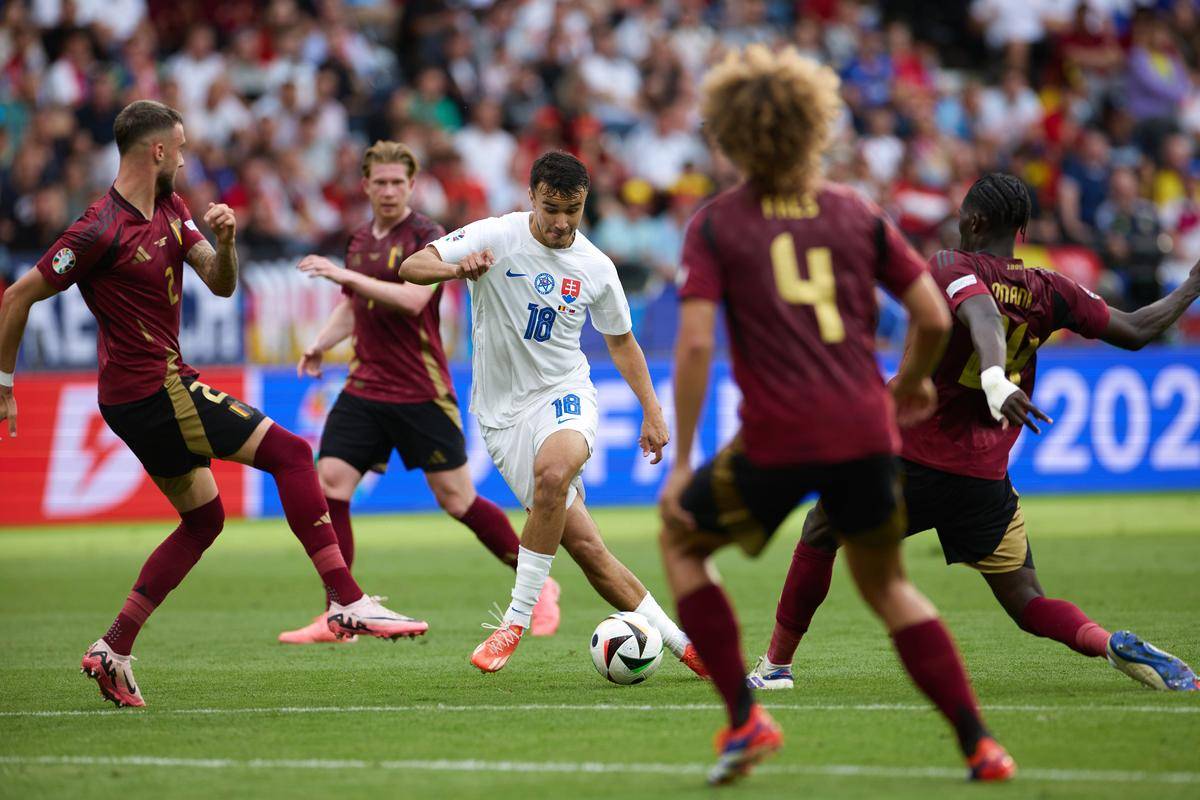 包含比利时挑战：面对欧预赛对手白俄罗斯的词条