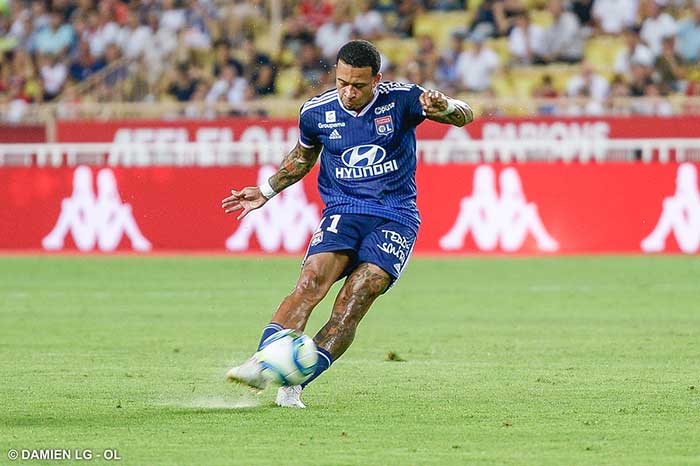 包含里昂大胜对手，走向连胜之路的词条