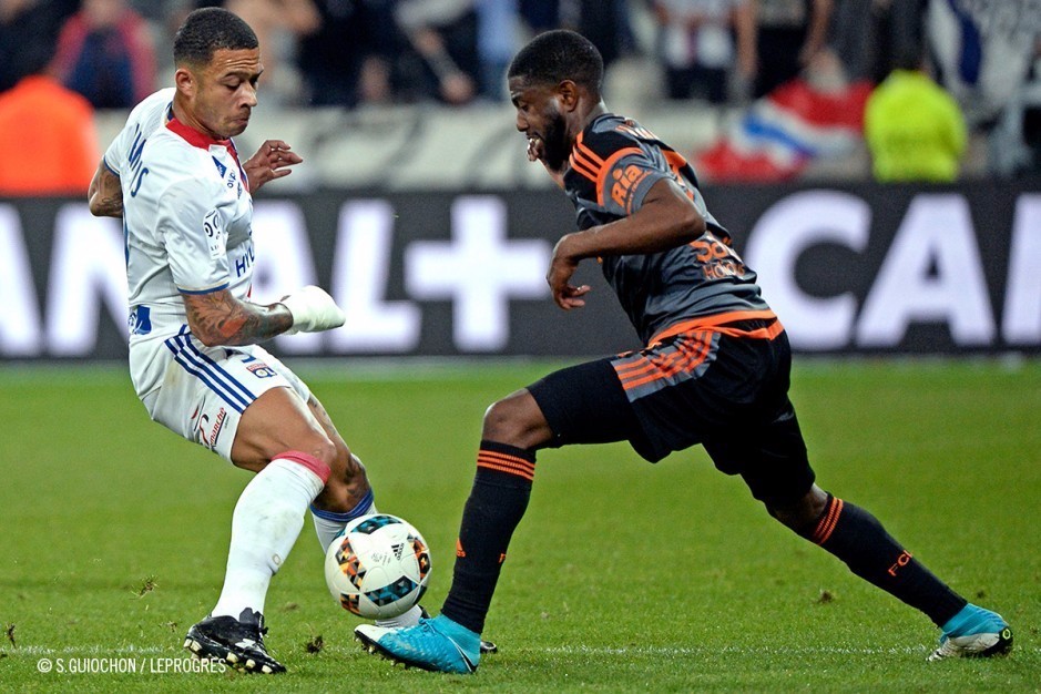 包含维克多主场不敌里昂，遭遇失败的词条