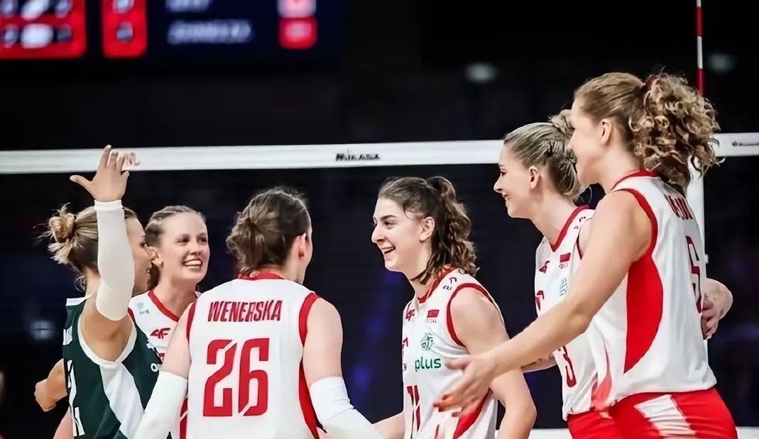 包含意大利不敌波兰，客场:遭受惨败的词条