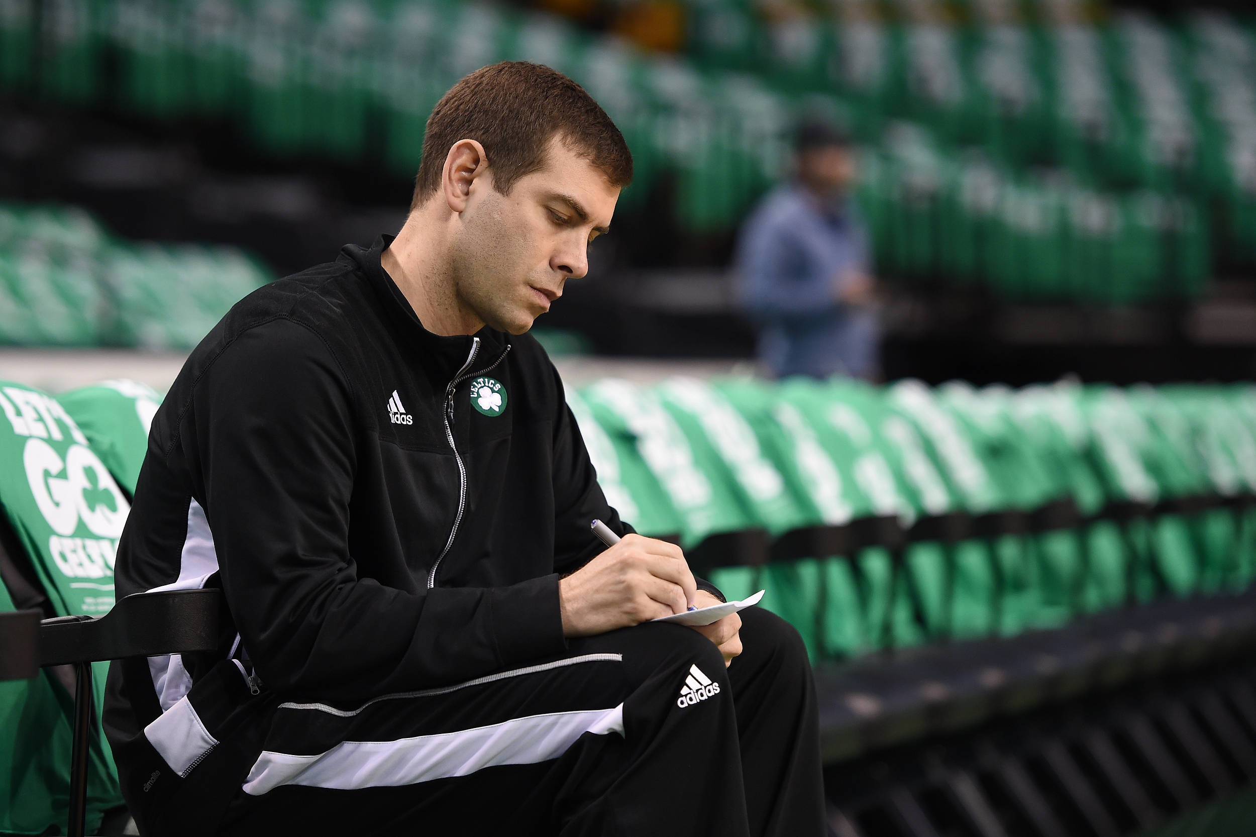 NBA队主教练发声，誓言带队登顶