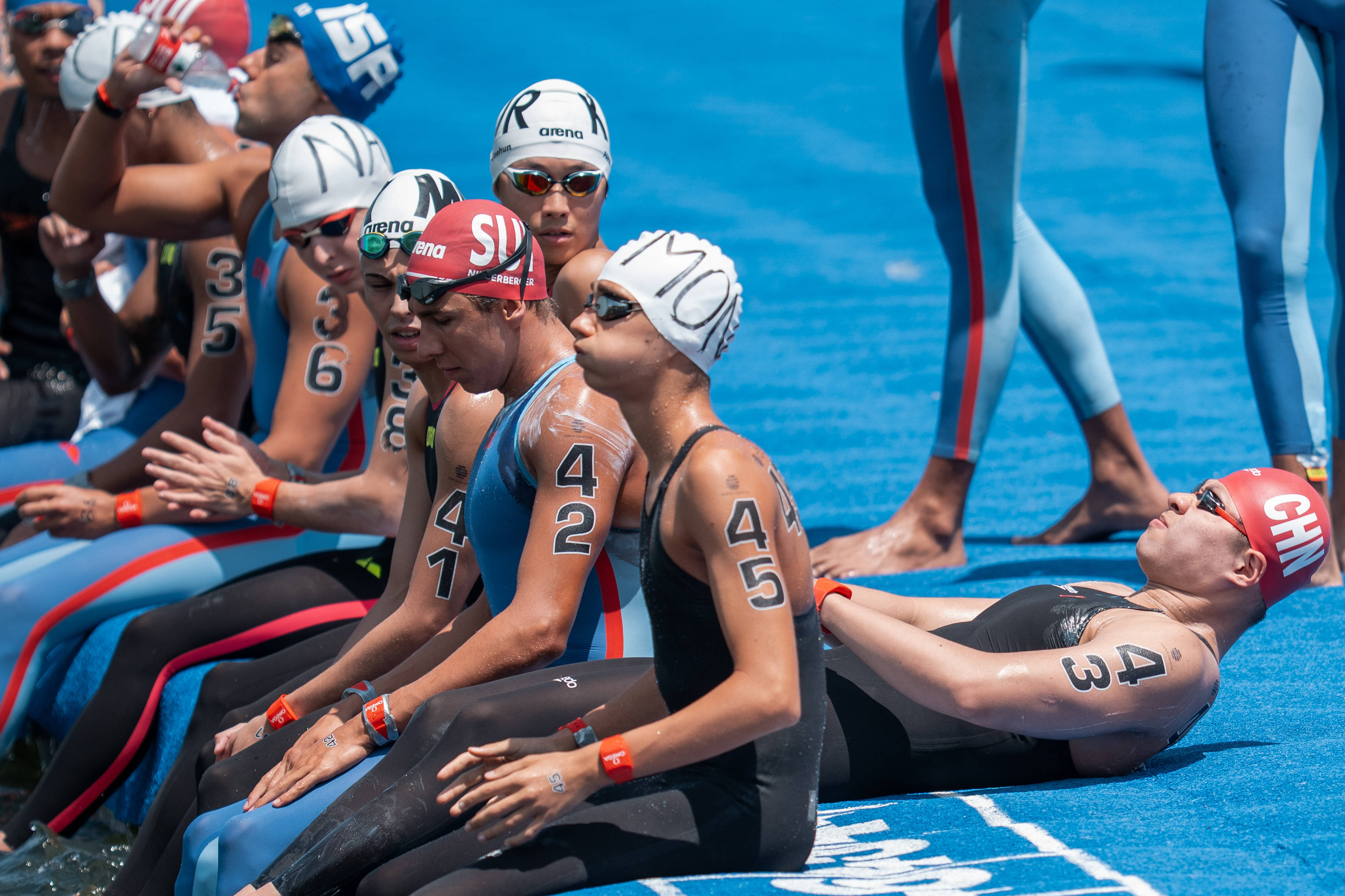 球星爆发！游泳赛场再现神级操作的简单介绍