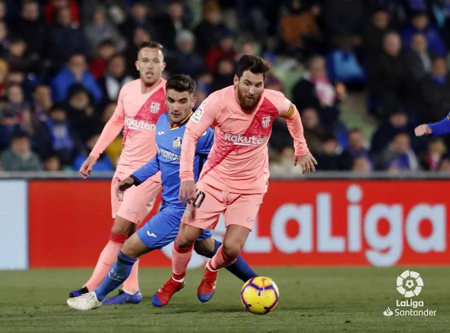 终极之夜！拳击冠军悬念即将揭晓