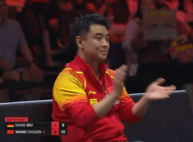 英格兰队轻取韩国队，王皓点燃赛场