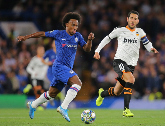 包含西班牙逆转那不勒斯，孔德关键制胜的词条