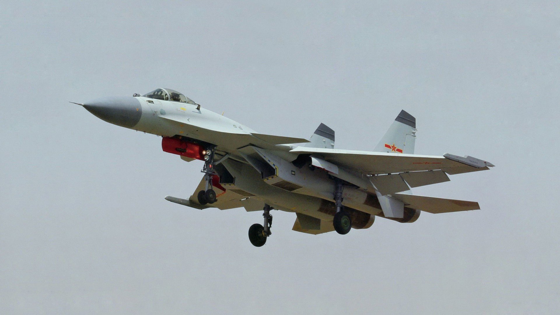 绿茵双极,苏亚雷斯的锋刃与韩流的压迫革命