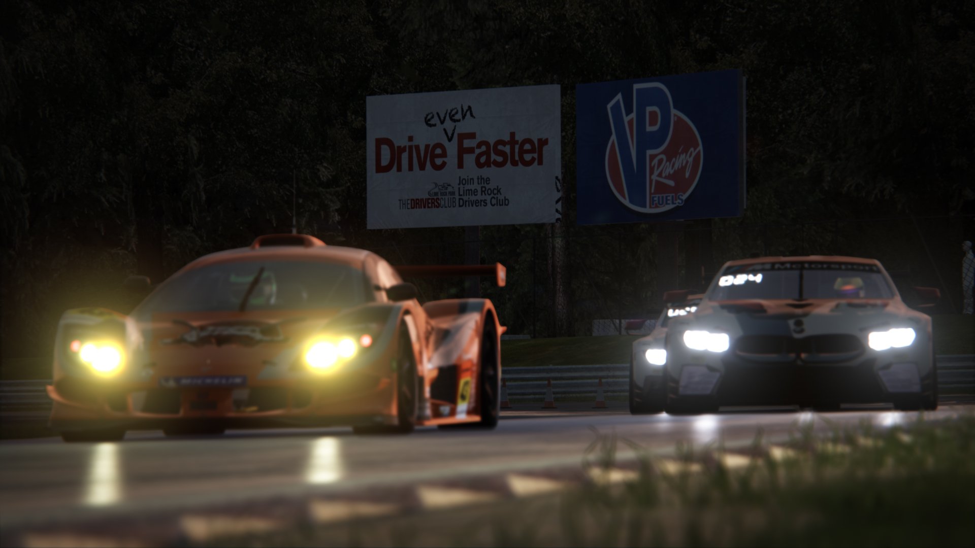 红魔归来与黄色潜水艇的沉默航行，当拉什福德爆发遇见比利亚雷亚尔的坚韧过关