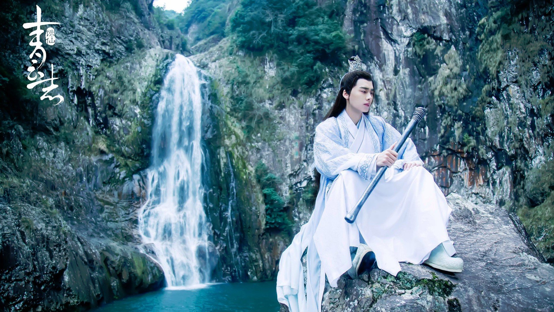 勇士连续得分风暴压制独行侠，字母哥关键先生力挽狂澜—NBA双雄同日演绎极致篮球